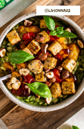 Risotto épinards, tomates et tofu grillé chèvre miel et noisettes Livionna